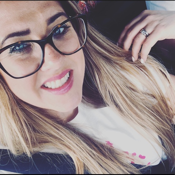 Meet your Posher, Andrea - Picture 1 of 1